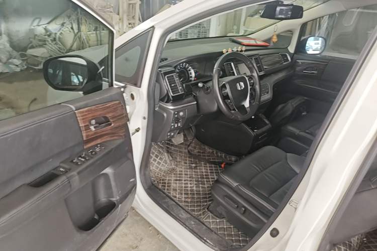 Used Honda Elysion 2016 2.4L Supreme Edition Driver Seat