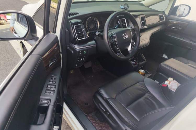 Used Honda Elysion 2016 2.4L Luxury Edition Driver Seat