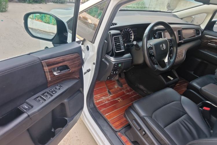 Used Honda Elysion 2016 2.4L Luxury Edition Driver Seat