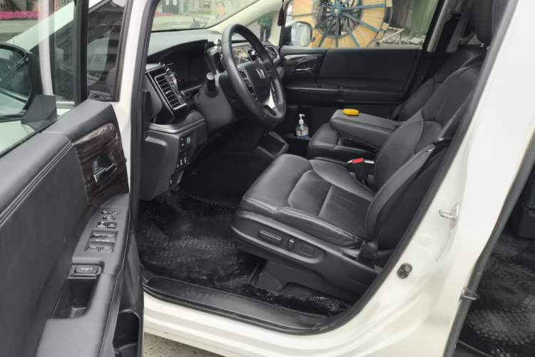 Used Honda Elysion 2016 2.4L Luxury Edition Driver Seat