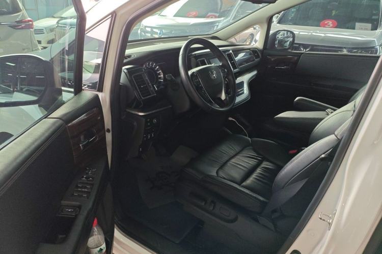 Used Honda Elysion 2016 2.4L Luxury Edition Driver Seat