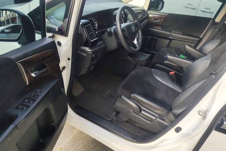 Used Honda Elysion 2016 2.4L Classic Edition Driver Seat
