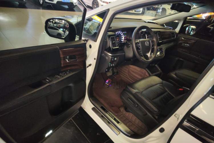 Used Honda Elysion 2016 2.4L Luxury Edition Driver Seat
