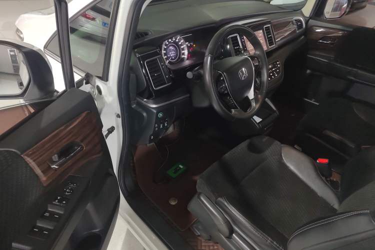 Used Honda Elysion 2016 2.4L Classic Edition Driver Seat
