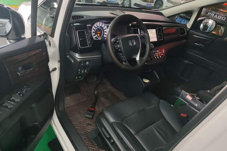 Used Honda Elysion 2016 2.4L Luxury Edition Driver Seat
