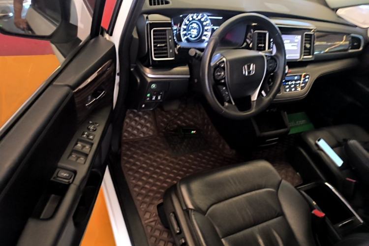 Used Honda Elysion 2016 2.4L Style Edition Driver Seat