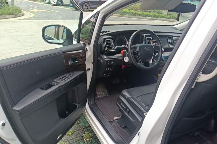 Used Honda Elysion 2016 2.4L Luxury Edition Driver Seat