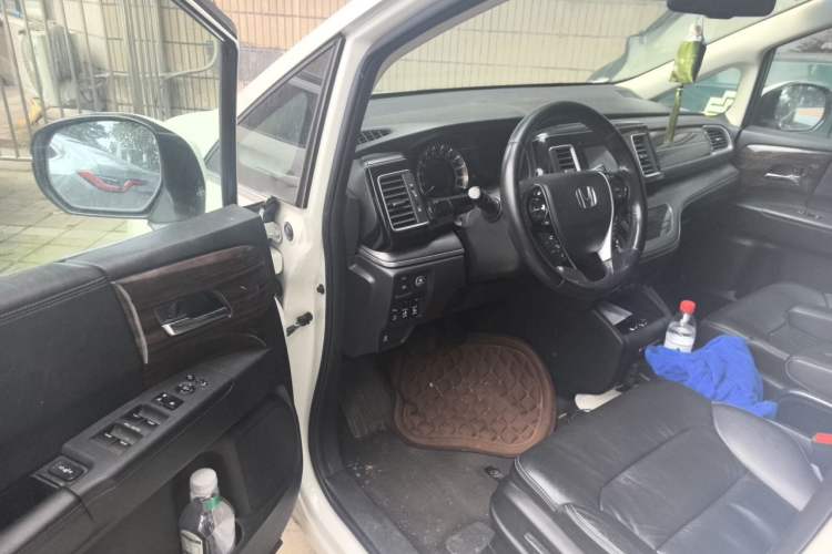 Used Honda Elysion 2016 2.4L Luxury Edition Driver Seat
