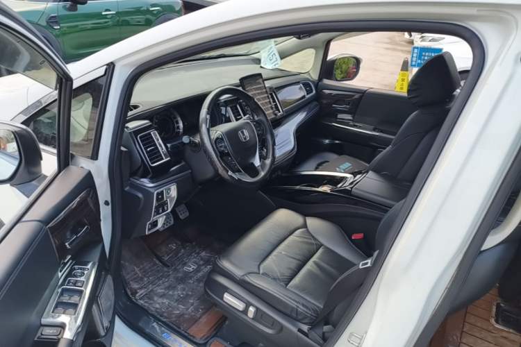 Used Honda Elysion 2016 2.4L Luxury Edition Driver Seat
