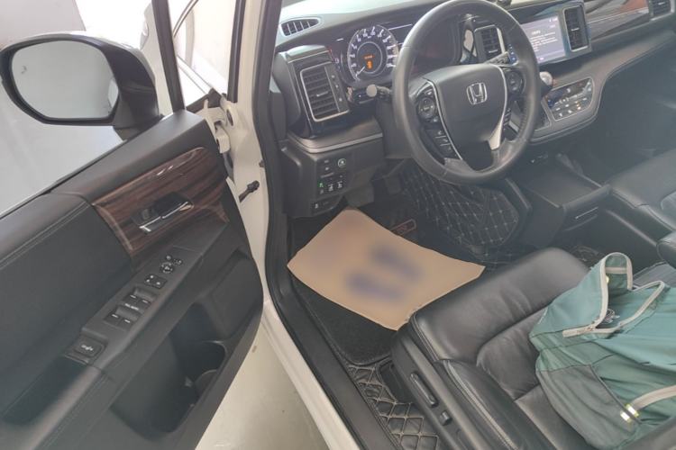 Used Honda Elysion 2016 2.4L Luxury Edition Driver Seat