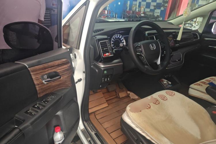 Used Honda Elysion 2016 2.4L Comfort Edition Driver Seat