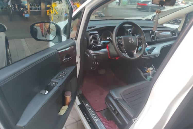 Used Honda Elysion 2016 2.4L Style Edition Driver Seat