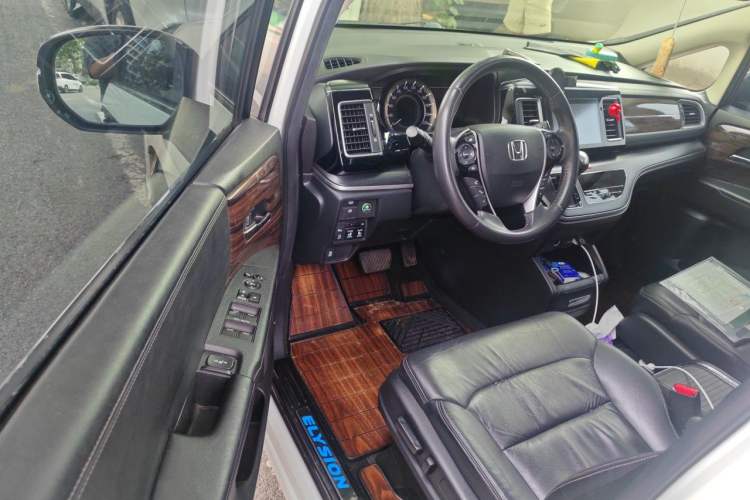 Used Honda Elysion 2016 2.4L Luxury Edition Driver Seat