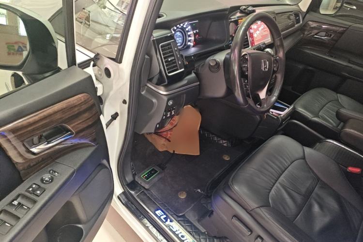 Used Honda Elysion 2016 2.4L Comfort Edition Driver Seat