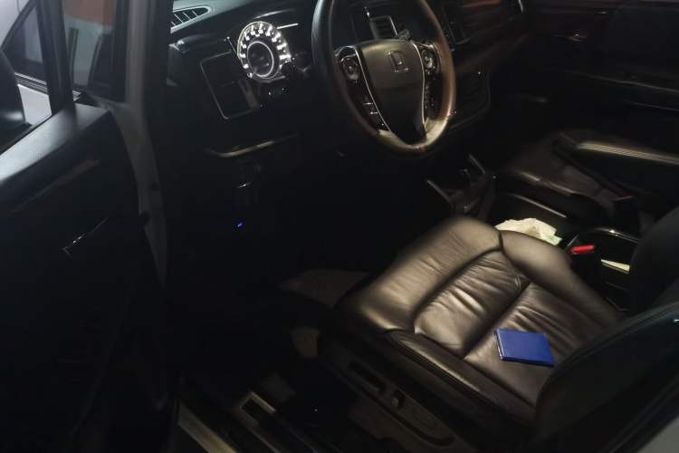 Used Honda Elysion 2016 2.4L Supreme Edition Driver Seat