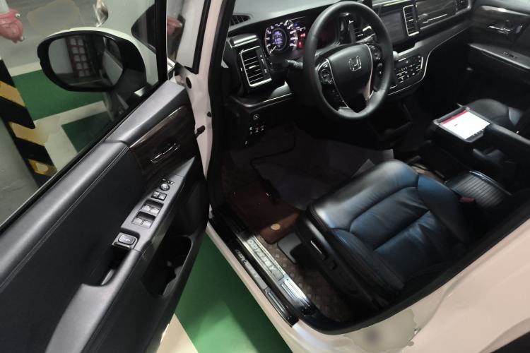 Used Honda Elysion 2016 2.4L Style Edition Driver Seat