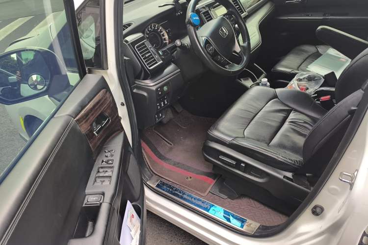 Used Honda Elysion 2016 2.4L Supreme Edition Driver Seat