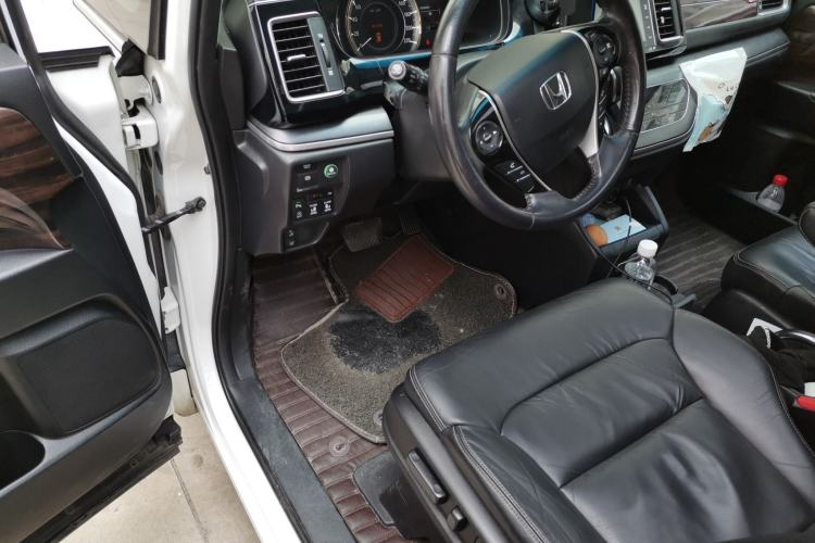 Used Honda Elysion 2016 2.4L Supreme Edition Driver Seat