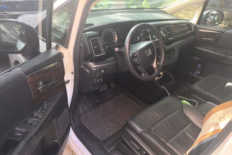Used Honda Elysion 2016 2.4L Luxury Edition Driver Seat