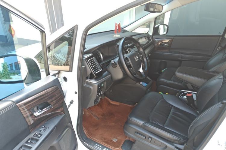 Used Honda Elysion 2016 2.4L Supreme Edition Driver Seat