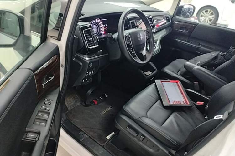 Used Honda Elysion 2016 2.4L Style Edition Driver Seat