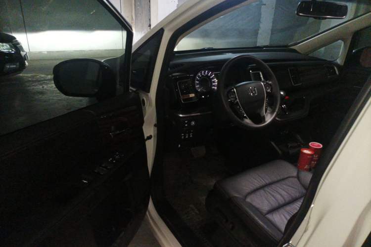 Used Honda Elysion 2016 2.4L Luxury Edition Driver Seat