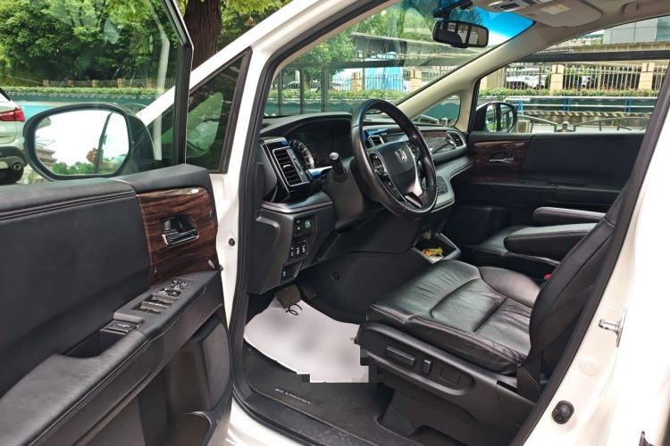Used Honda Elysion 2016 2.4L Luxury Edition Driver Seat