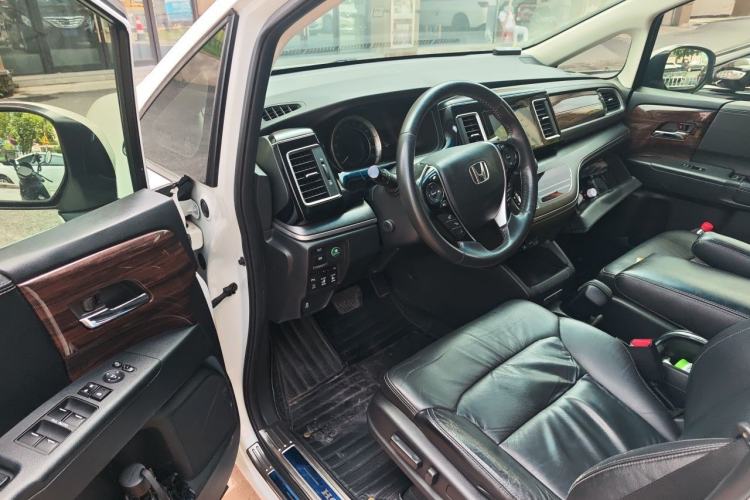 Used Honda Elysion 2016 2.4L Luxury Edition Driver Seat