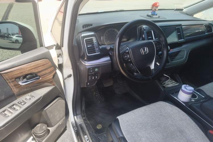 Used Honda Elysion 2016 2.4L Luxury Edition Driver Seat