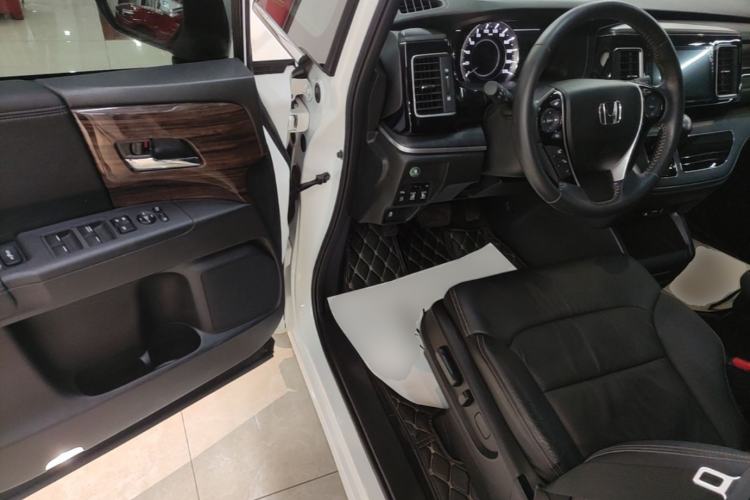 Used Honda Elysion 2016 2.4L Style Edition Driver Seat