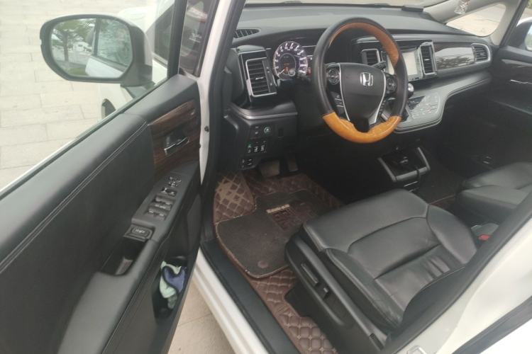 Used Honda Elysion 2016 2.4L Supreme Edition Driver Seat