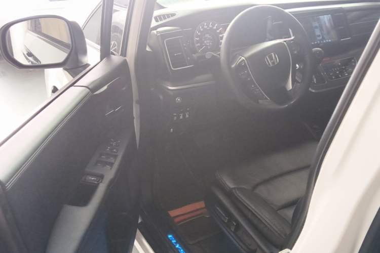 Used Honda Elysion 2016 2.4L Style Edition Driver Seat