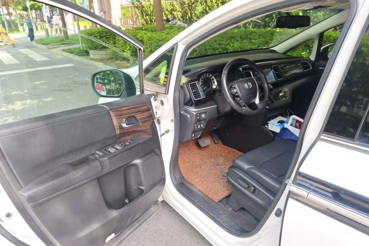 Used Honda Elysion 2016 2.4L Luxury Edition Driver Seat