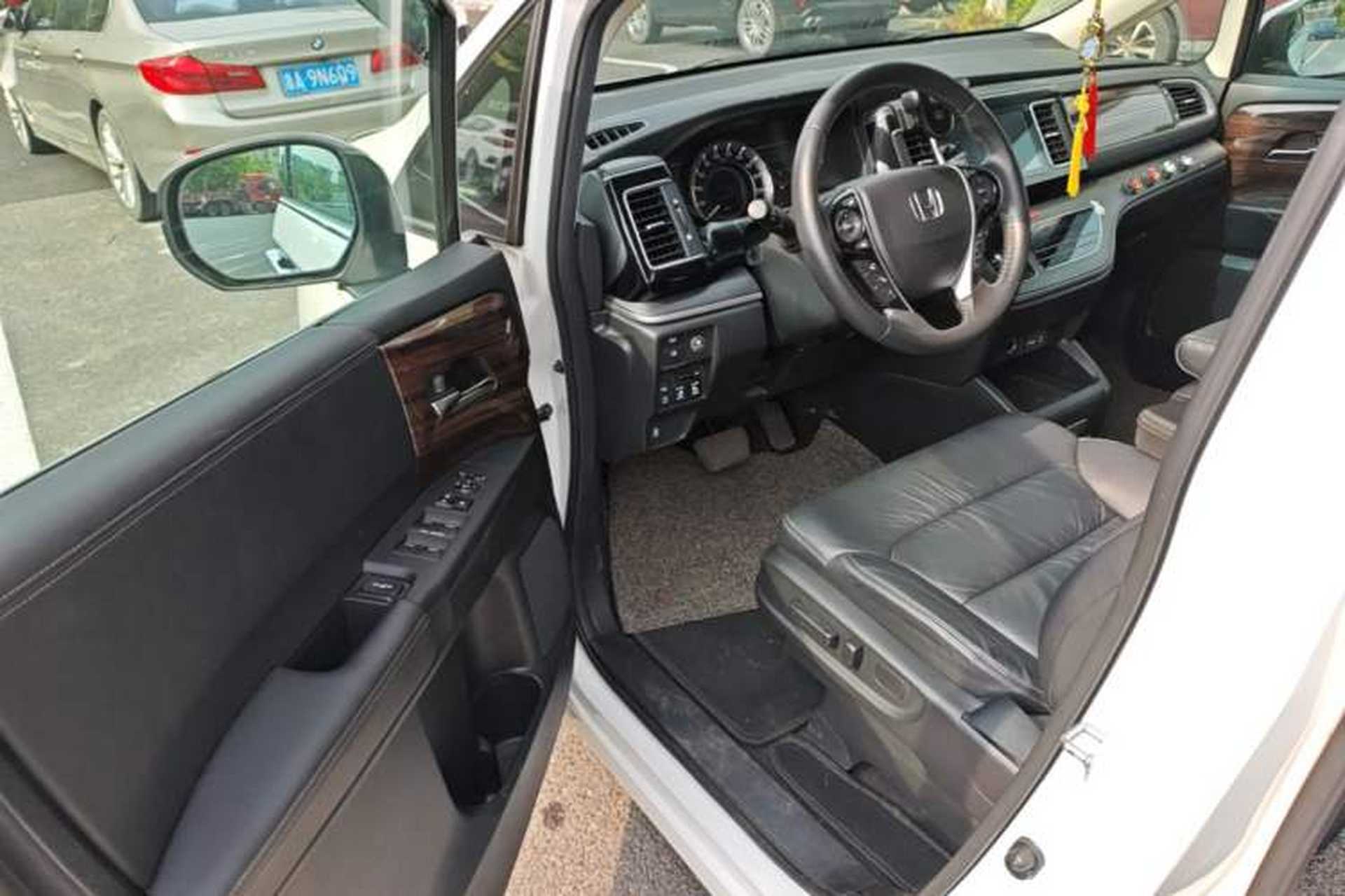 Used Honda Elysion 2016 2.4L Luxury Edition Driver Seat