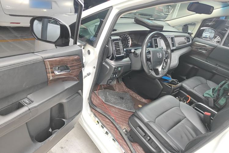 Used Honda Elysion 2016 2.4L Supreme Edition Driver Seat