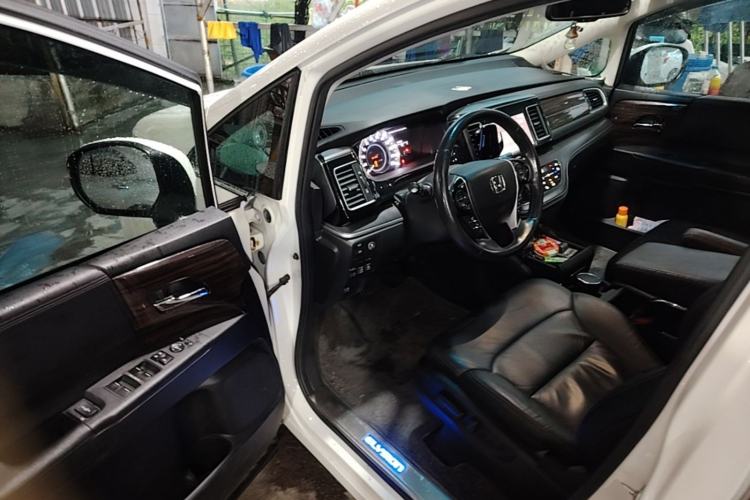 Used Honda Elysion 2016 2.4L Luxury Edition Driver Seat