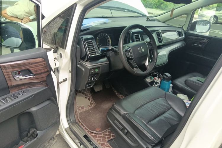 Used Honda Elysion 2016 2.4L Luxury Edition Driver Seat