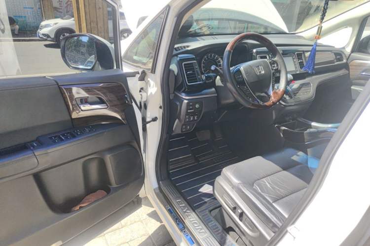 Used Honda Elysion 2016 2.4L Supreme Edition Driver Seat
