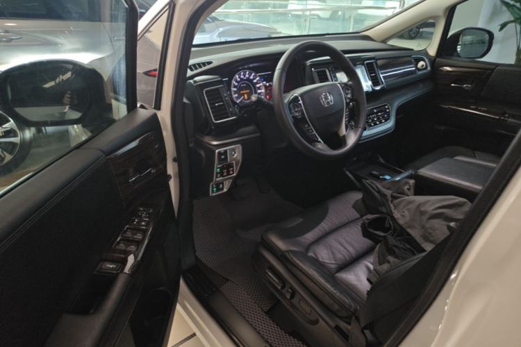 Used Honda Elysion 2016 2.4L Supreme Edition Driver Seat