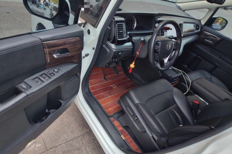 Used Honda Elysion 2016 2.4L Luxury Edition Driver Seat