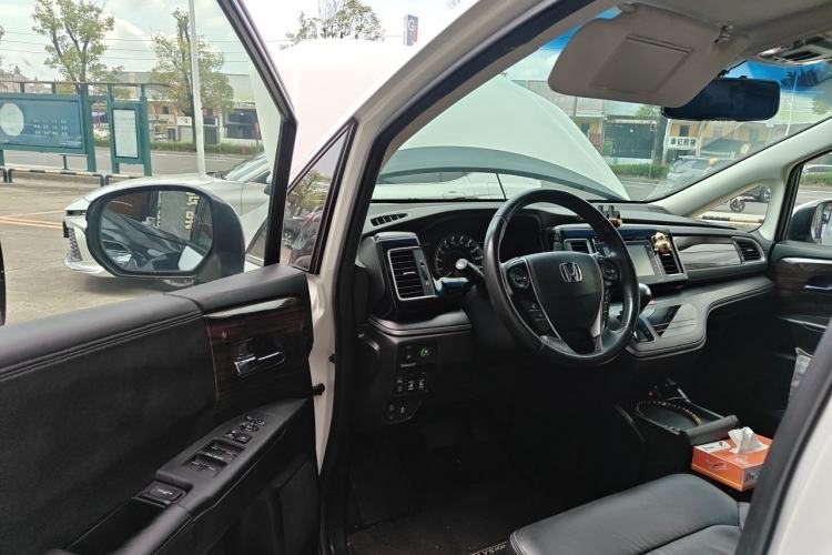 Used Honda Elysion 2016 2.4L Luxury Edition Driver Seat