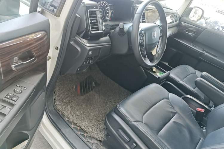 Used Honda Elysion 2016 2.4L Style Edition Driver Seat