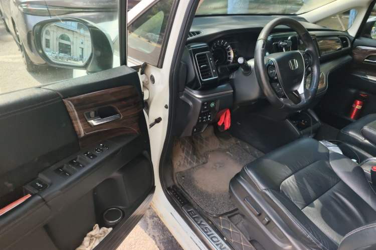 Used Honda Elysion 2016 2.4L Luxury Edition Driver Seat