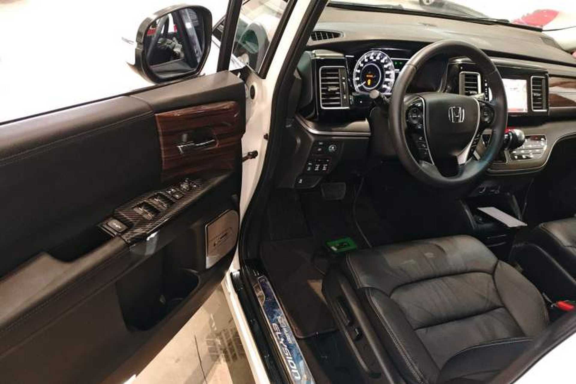 Used Honda Elysion 2016 2.4L Luxury Edition Driver Seat