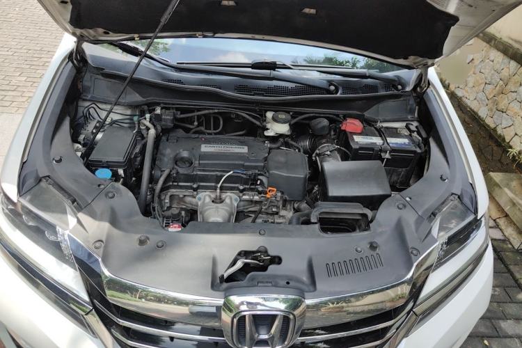 Used Honda Elysion 2016 2.4L Luxury Edition Engine Bay