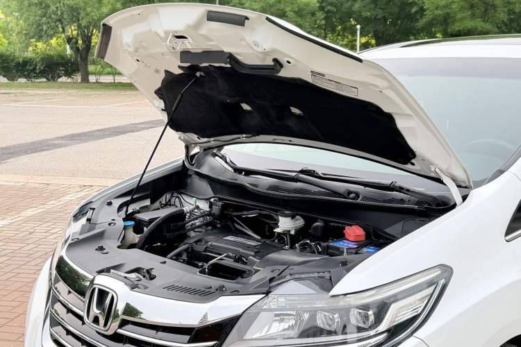Used Honda Elysion 2016 2.4L Style Edition Engine Bay