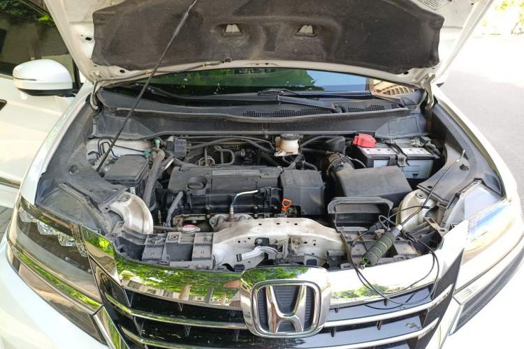 Used Honda Elysion 2016 2.4L Luxury Edition Engine Bay