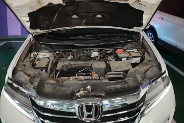Used Honda Elysion 2016 2.4L Supreme Edition Engine Bay