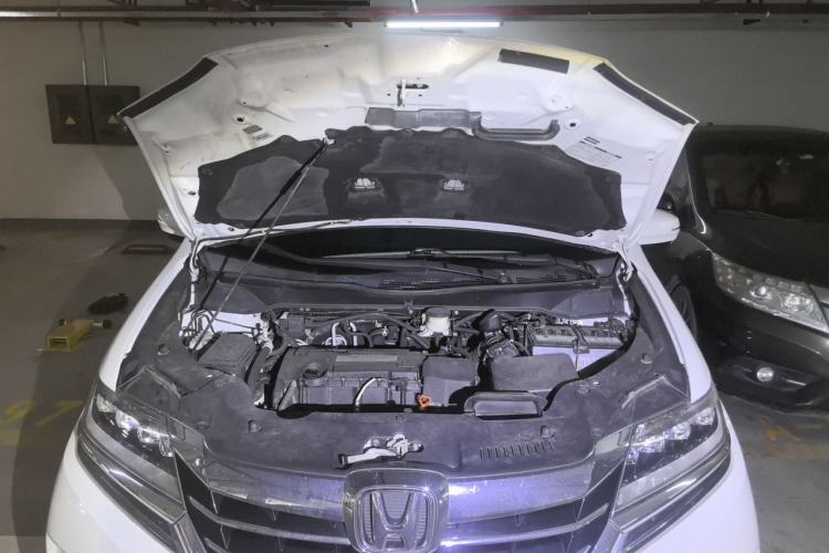 Used Honda Elysion 2016 2.4L Luxury Edition Engine Bay