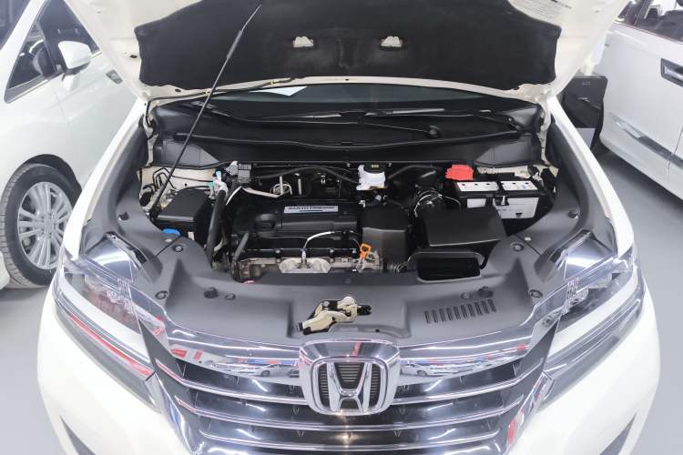 Used Honda Elysion 2016 2.4L Luxury Edition Engine Bay